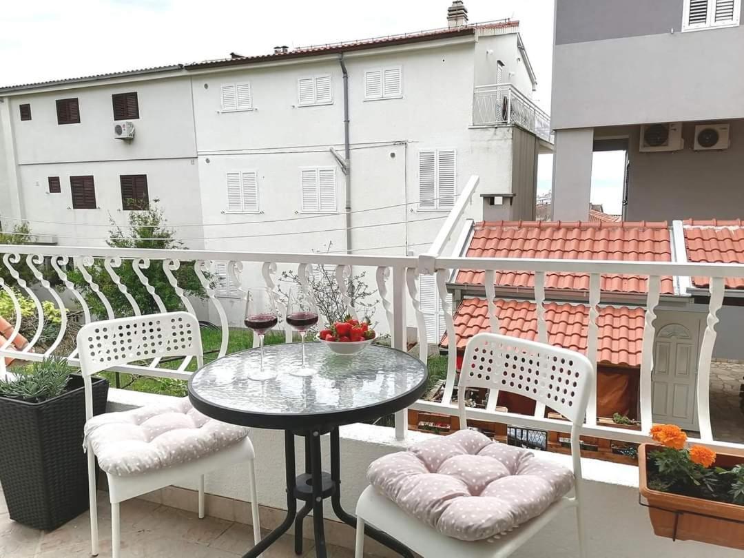 Hotel Apartman Komadina Makarska Exterior foto